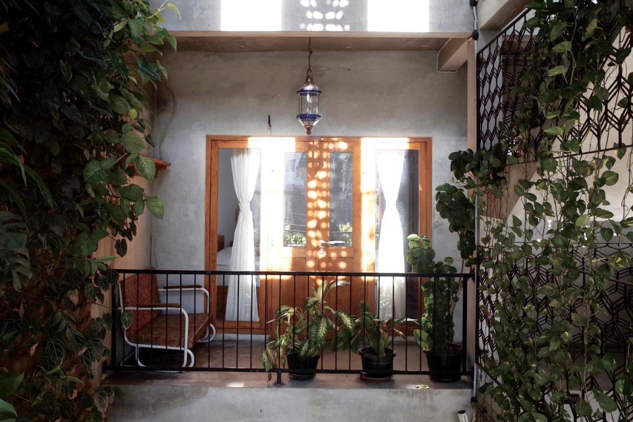 Pawon Cokelat Guesthouse Yogyakarta Exterior foto