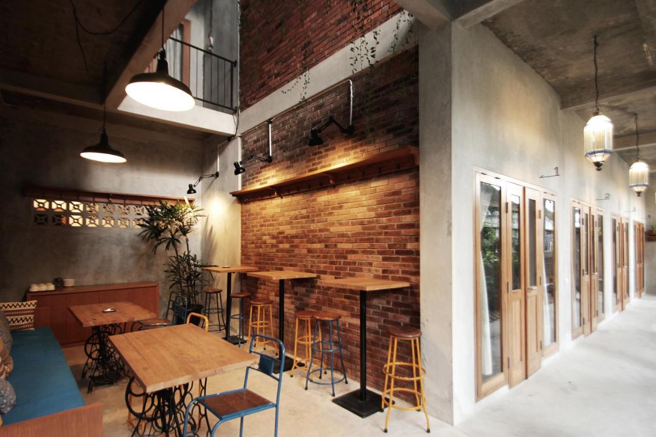 Pawon Cokelat Guesthouse Yogyakarta Exterior foto