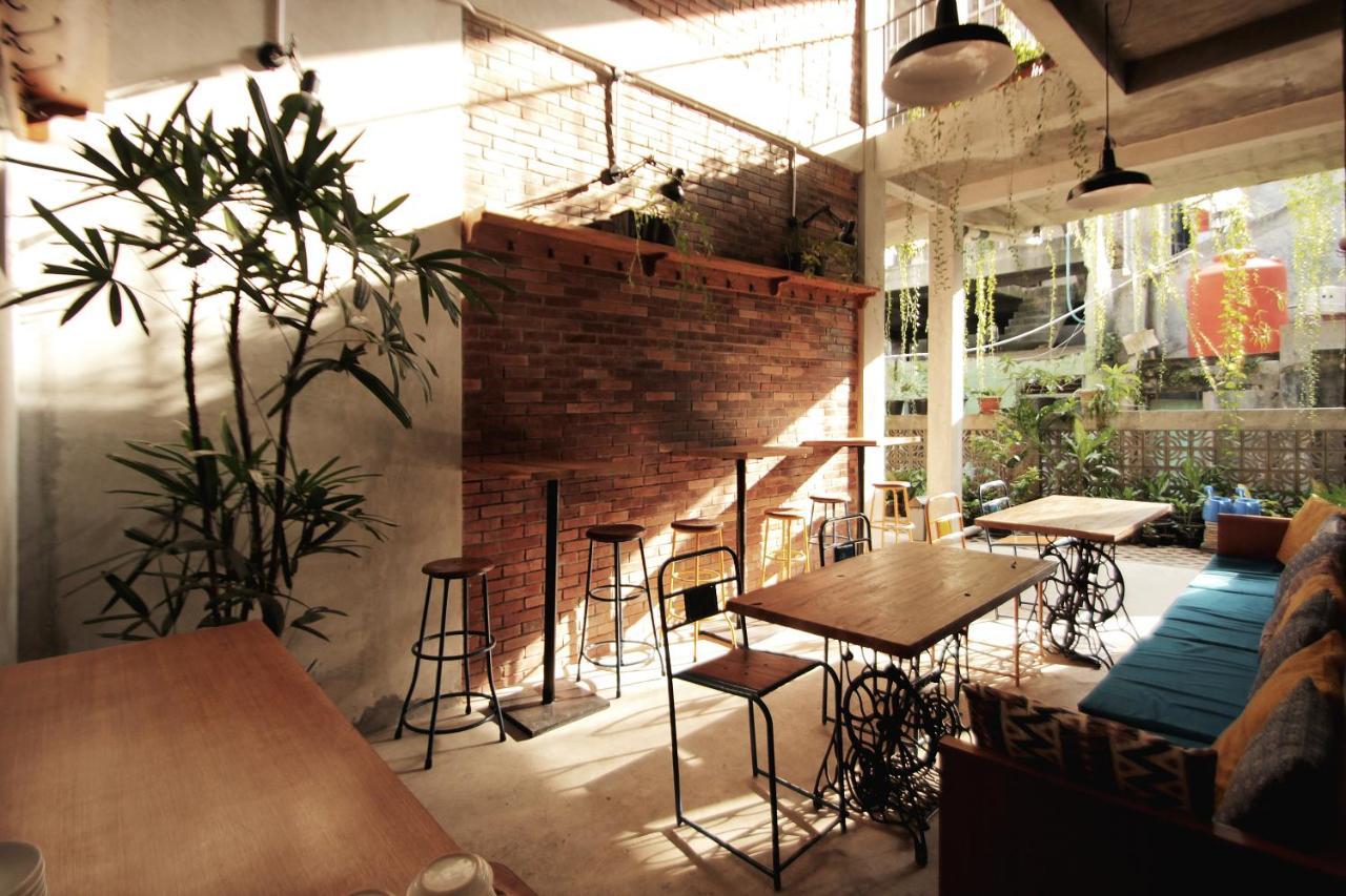 Pawon Cokelat Guesthouse Yogyakarta Exterior foto