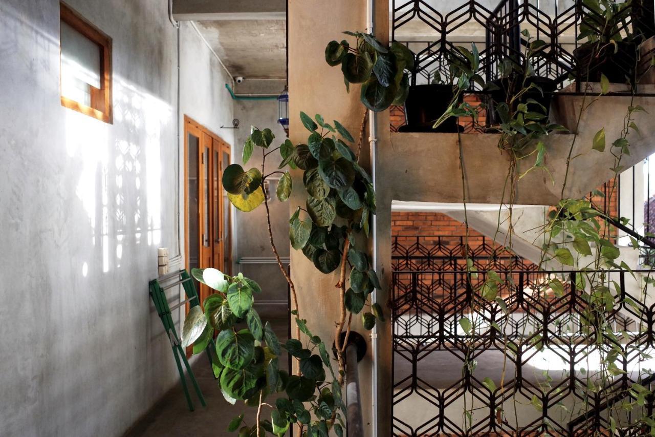 Pawon Cokelat Guesthouse Yogyakarta Exterior foto